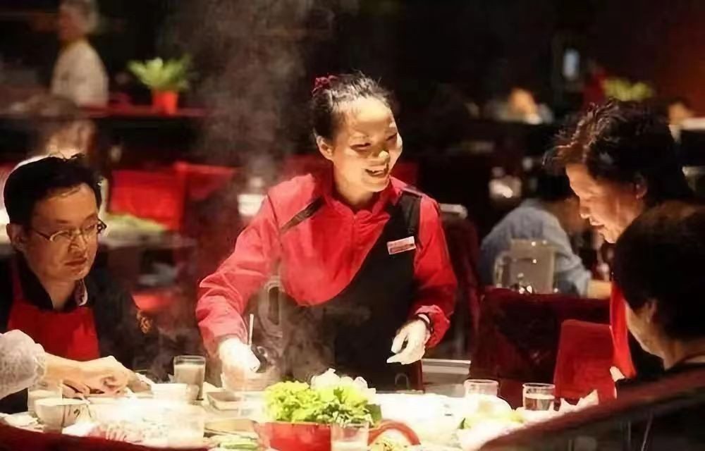 数字化时代，看服务业转型中技术与人性的协同——以餐饮服务为例